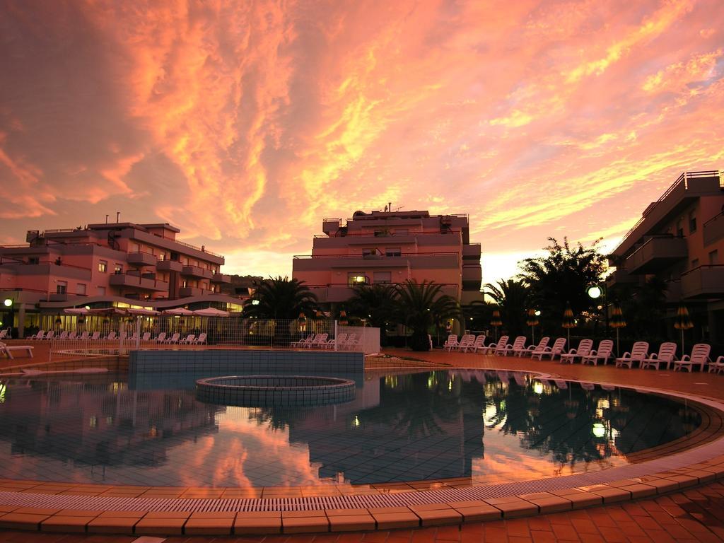 Ihr Residence Hotel Le Terrazze Гроттамаре Экстерьер фото