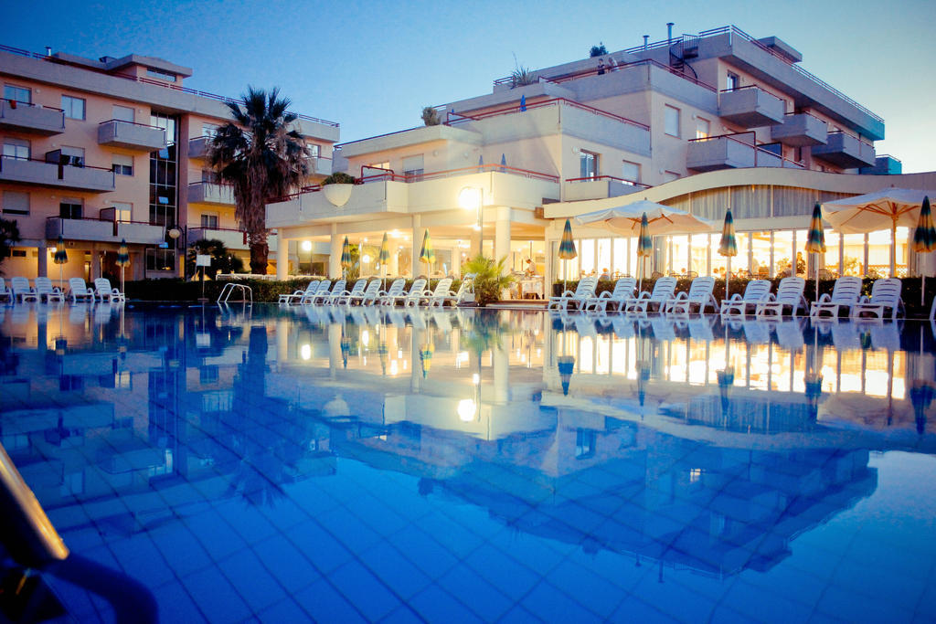 Ihr Residence Hotel Le Terrazze Гроттамаре Экстерьер фото