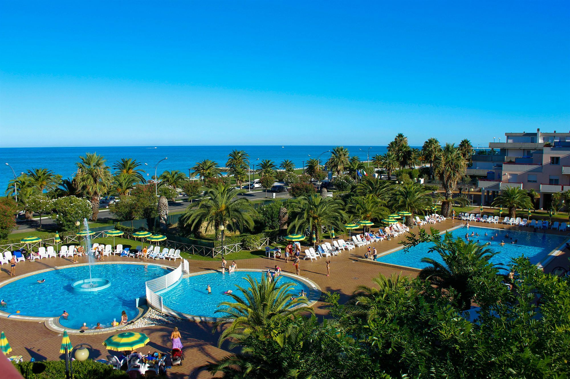 Ihr Residence Hotel Le Terrazze Гроттамаре Экстерьер фото